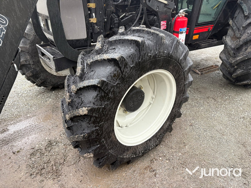 Traktor - Valtra A85-4 - 100 h - med frontlastare