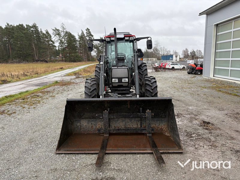 Traktor - Valtra A85-4 - 100 h - med frontlastare