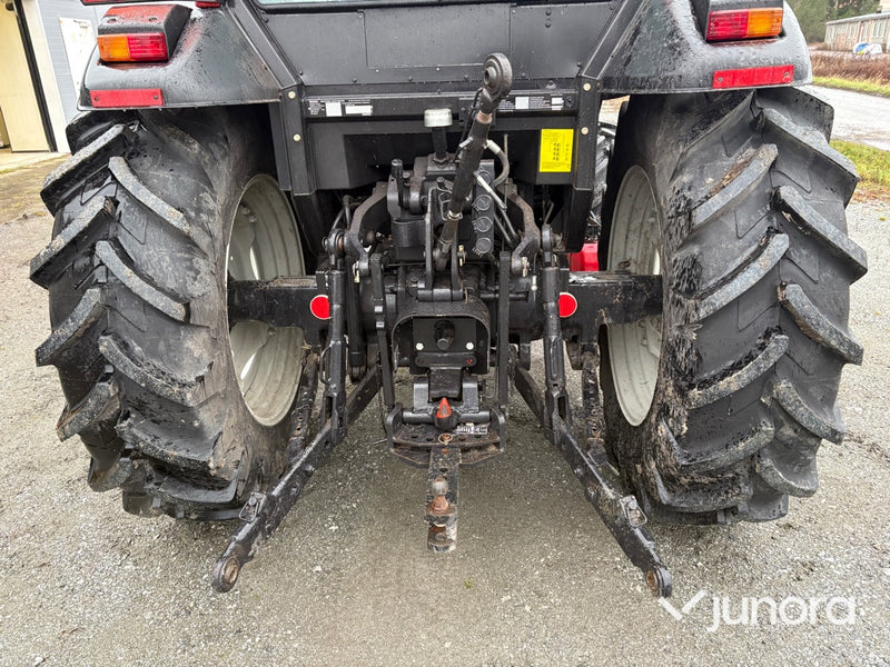 Traktor - Valtra A85-4 - 100 h - med frontlastare