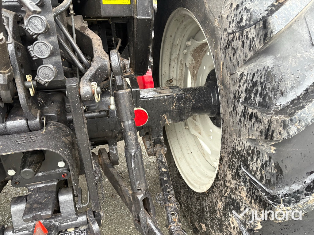 Traktor - Valtra A85-4 - 100 h - med frontlastare