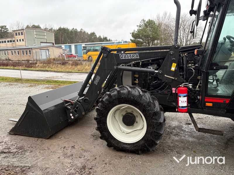 Traktor - Valtra A85-4 - 100 h - med frontlastare