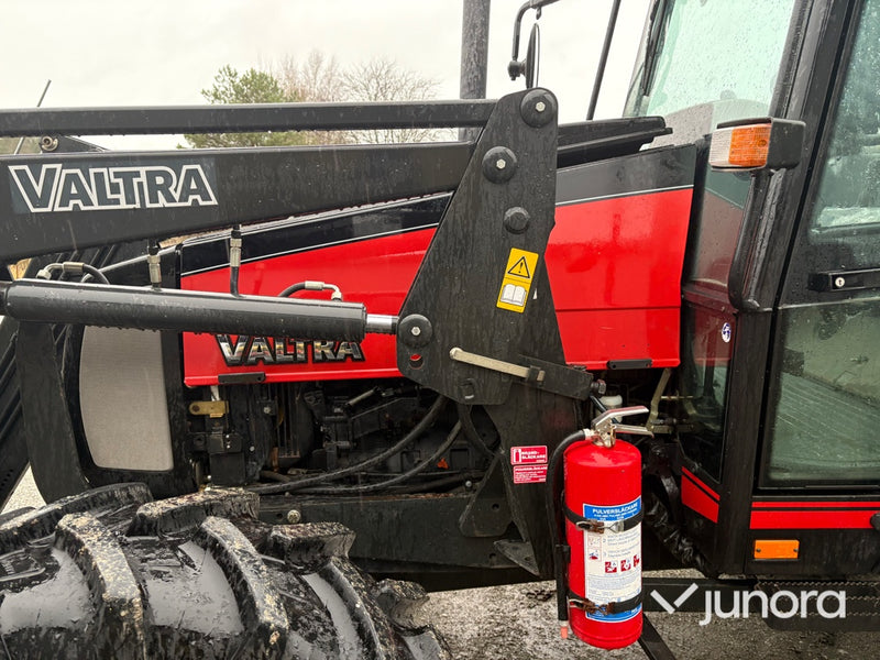 Traktor - Valtra A85-4 - 100 h - med frontlastare
