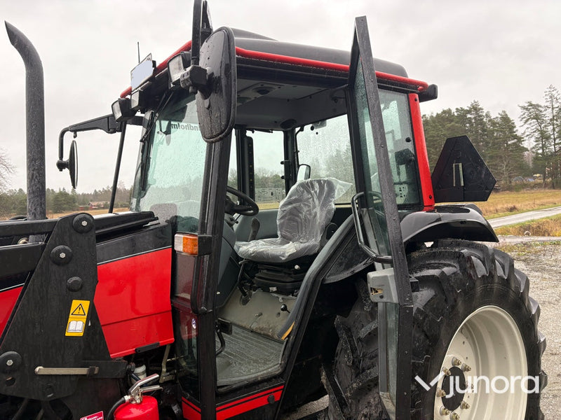 Traktor - Valtra A85-4 - 100 h - med frontlastare
