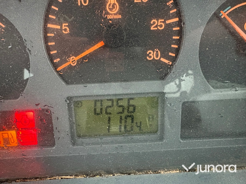 Traktor - Valtra A85-4 - 100 h - med frontlastare