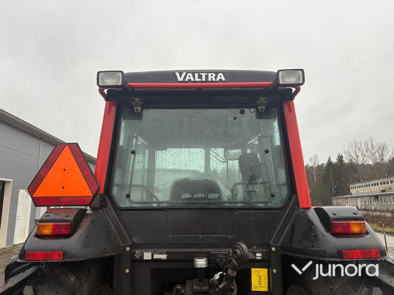 Traktor - Valtra A85-4 - 100 h - med frontlastare