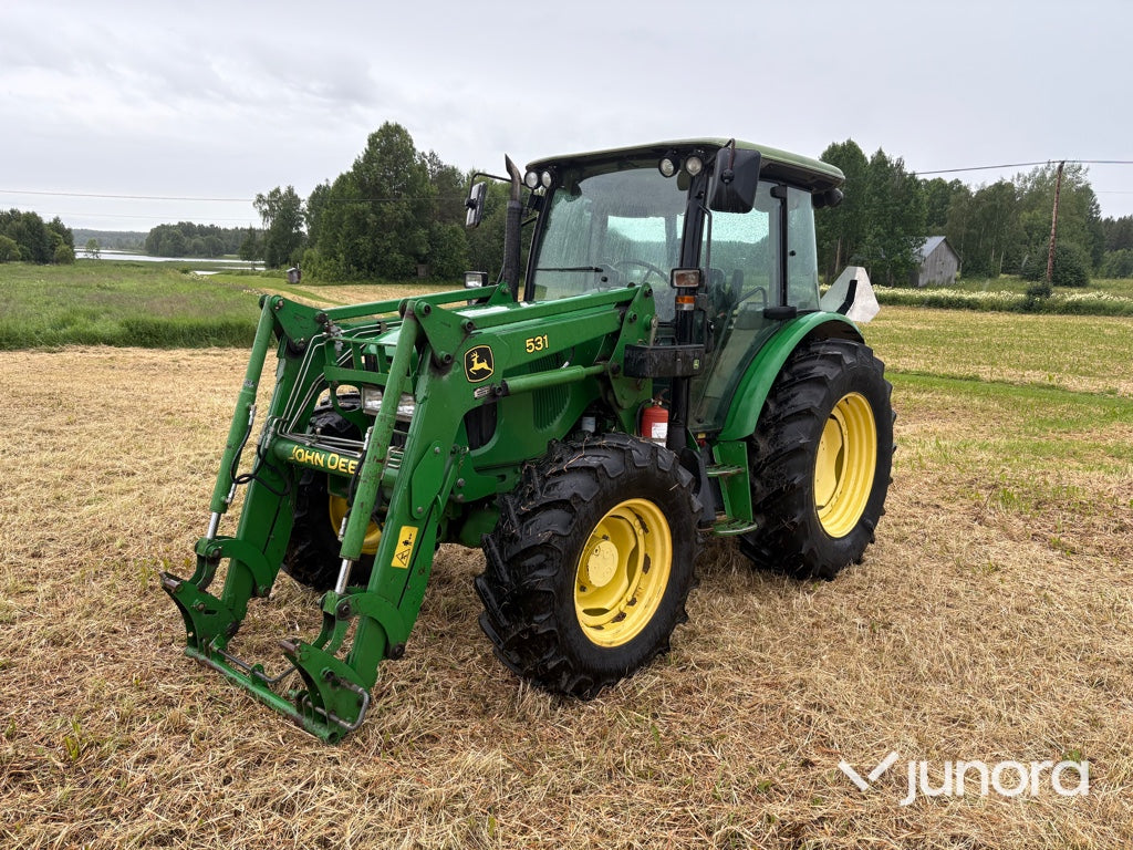 Traktor - JOHN DEERE 5820