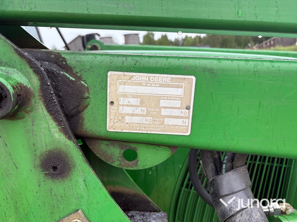 Traktor - JOHN DEERE 5820