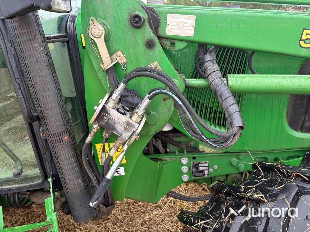 Traktor - JOHN DEERE 5820