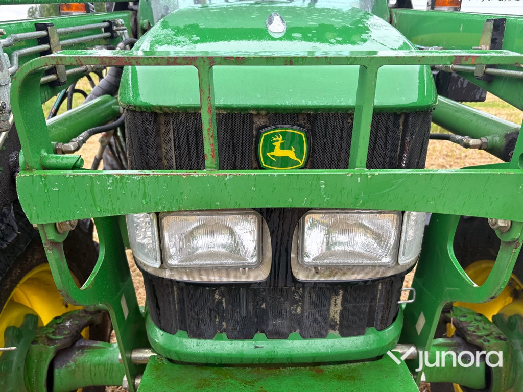Traktor - JOHN DEERE 5820