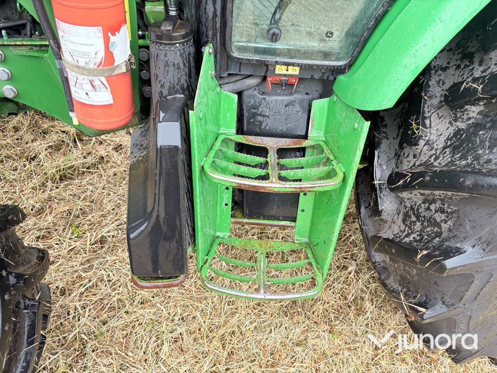 Traktor - JOHN DEERE 5820