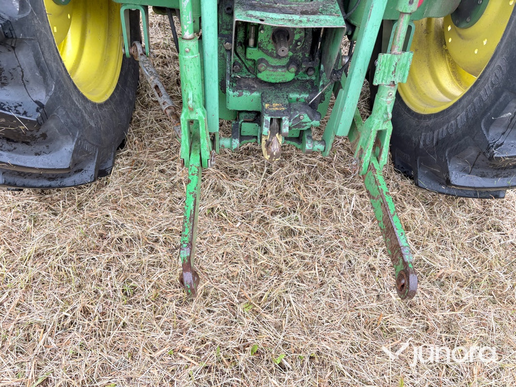 Traktor - JOHN DEERE 5820