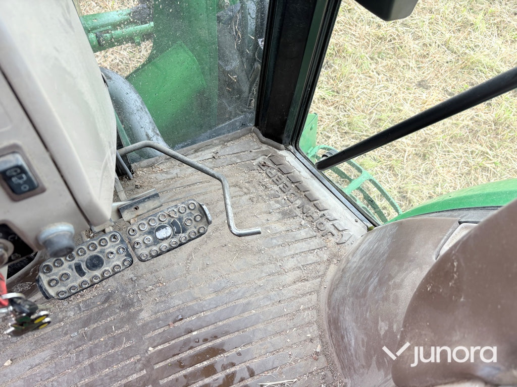 Traktor - JOHN DEERE 5820