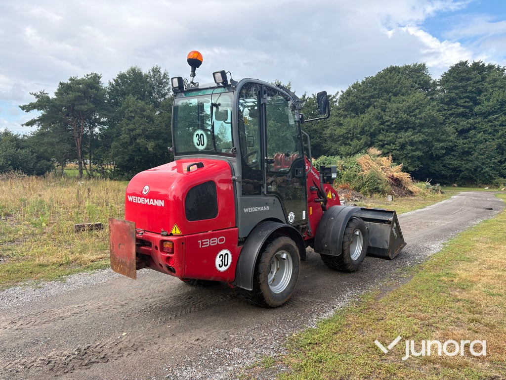 Hjullastare - Weidemann 1380 med redskap