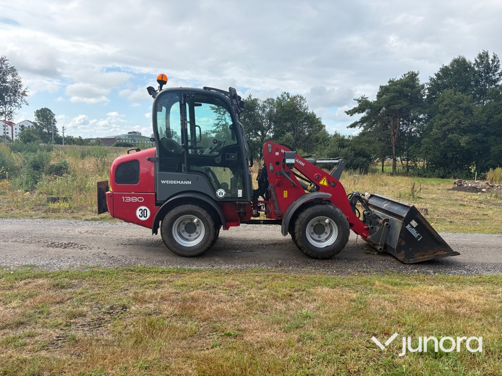 Hjullastare - Weidemann 1380 med redskap