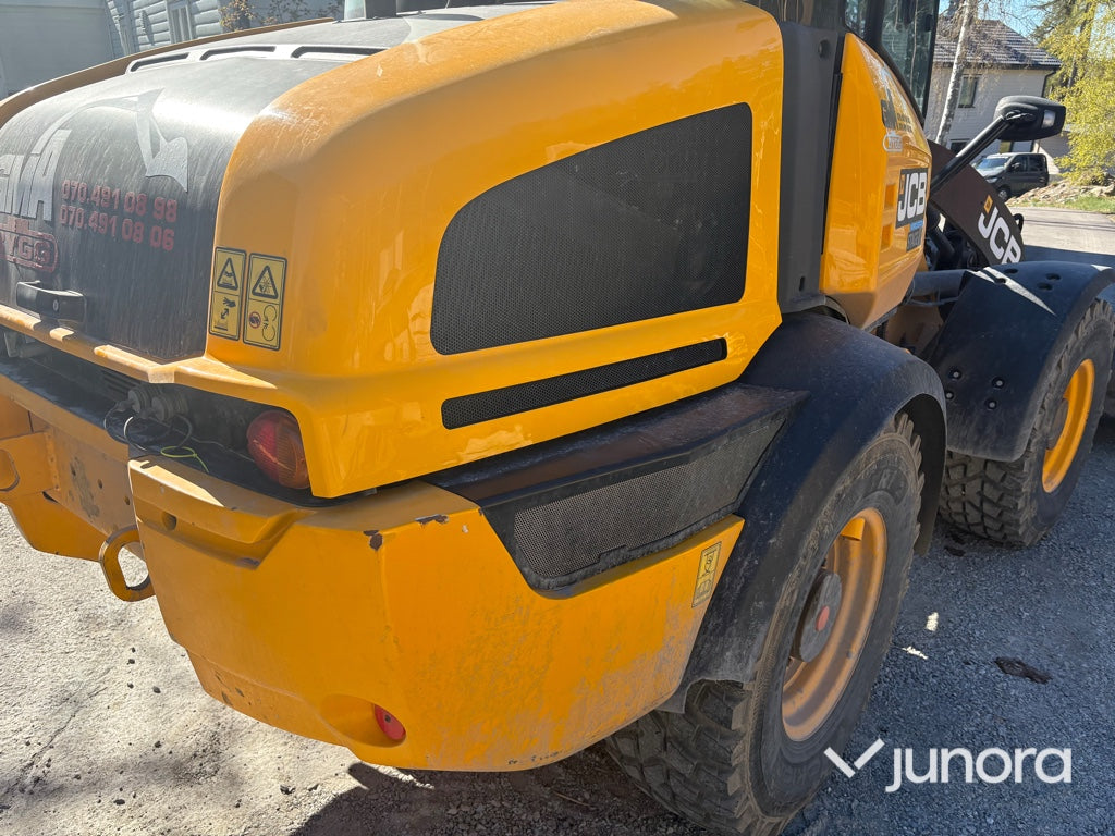 Hjullastare - JCB, 409, Nordic Edition Stage V, Med redskap