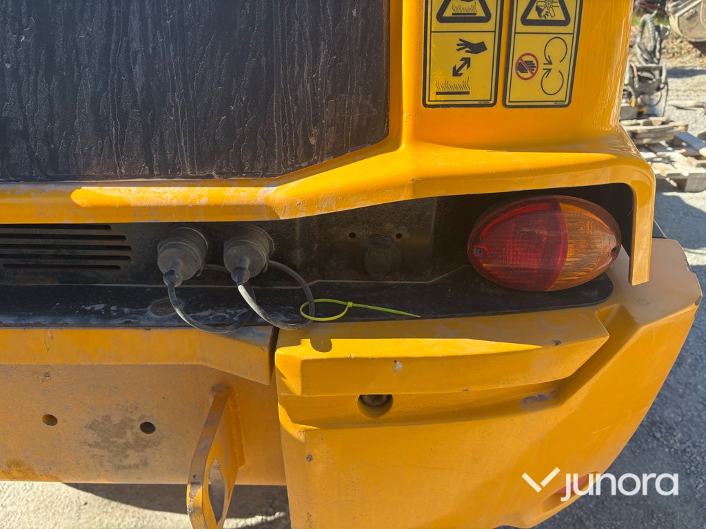 Hjullastare - JCB, 409, Nordic Edition Stage V, Med redskap