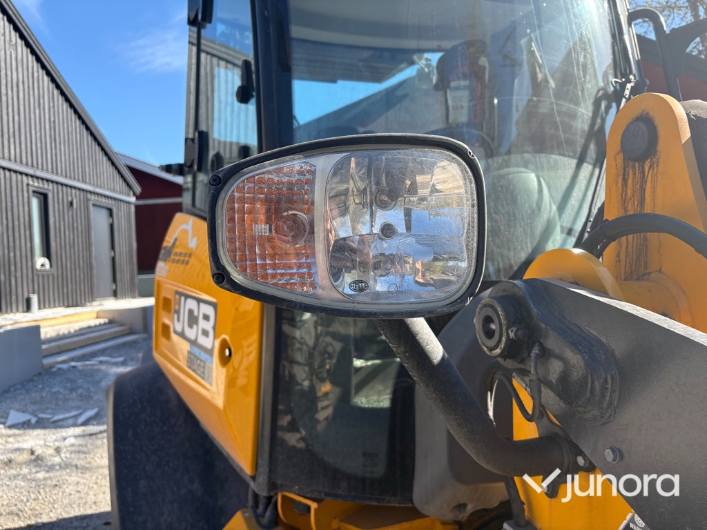Hjullastare - JCB, 409, Nordic Edition Stage V, Med redskap