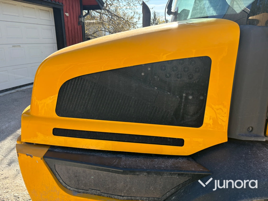 Hjullastare - JCB, 409, Nordic Edition Stage V, Med redskap