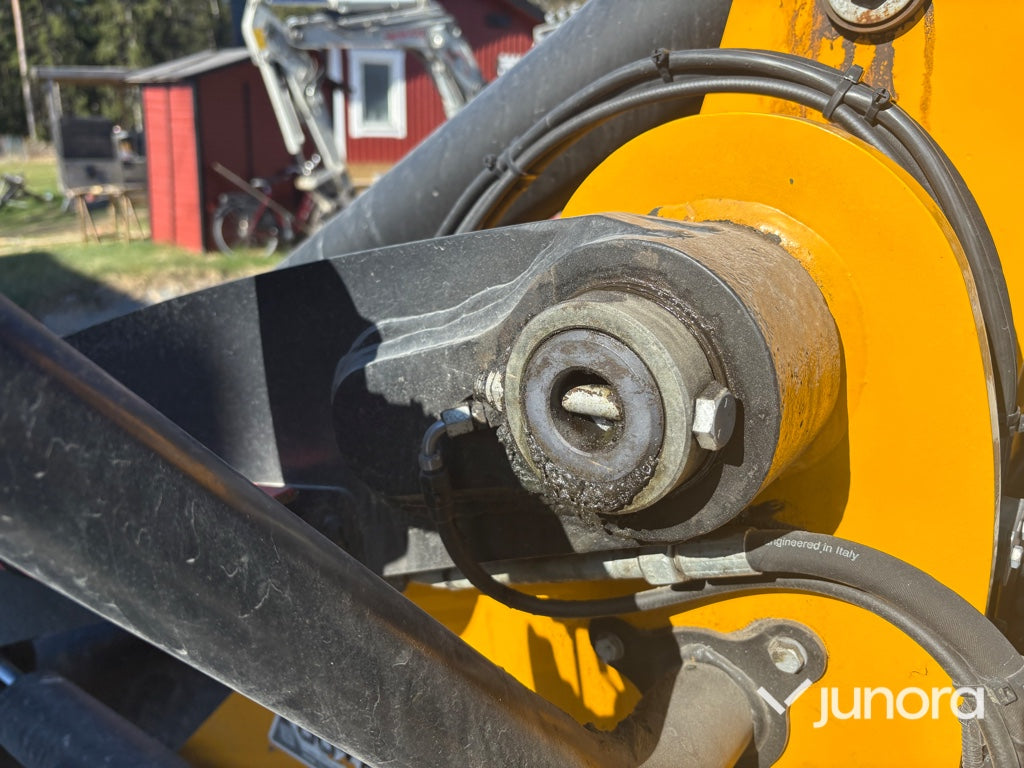 Hjullastare - JCB, 409, Nordic Edition Stage V, Med redskap