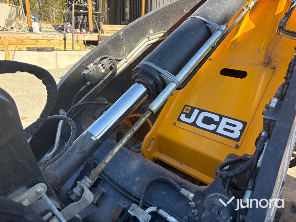 Hjullastare - JCB, 409, Nordic Edition Stage V, Med redskap