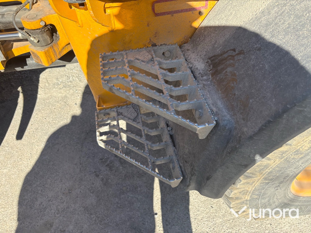 Hjullastare - JCB, 409, Nordic Edition Stage V, Med redskap