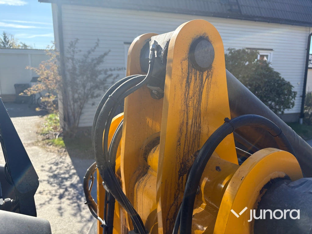 Hjullastare - JCB, 409, Nordic Edition Stage V, Med redskap