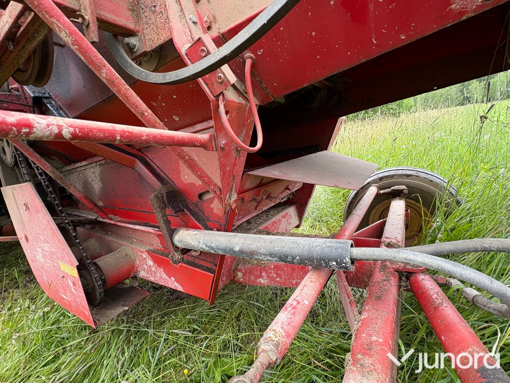 Skördetröska Massey Ferguson 307