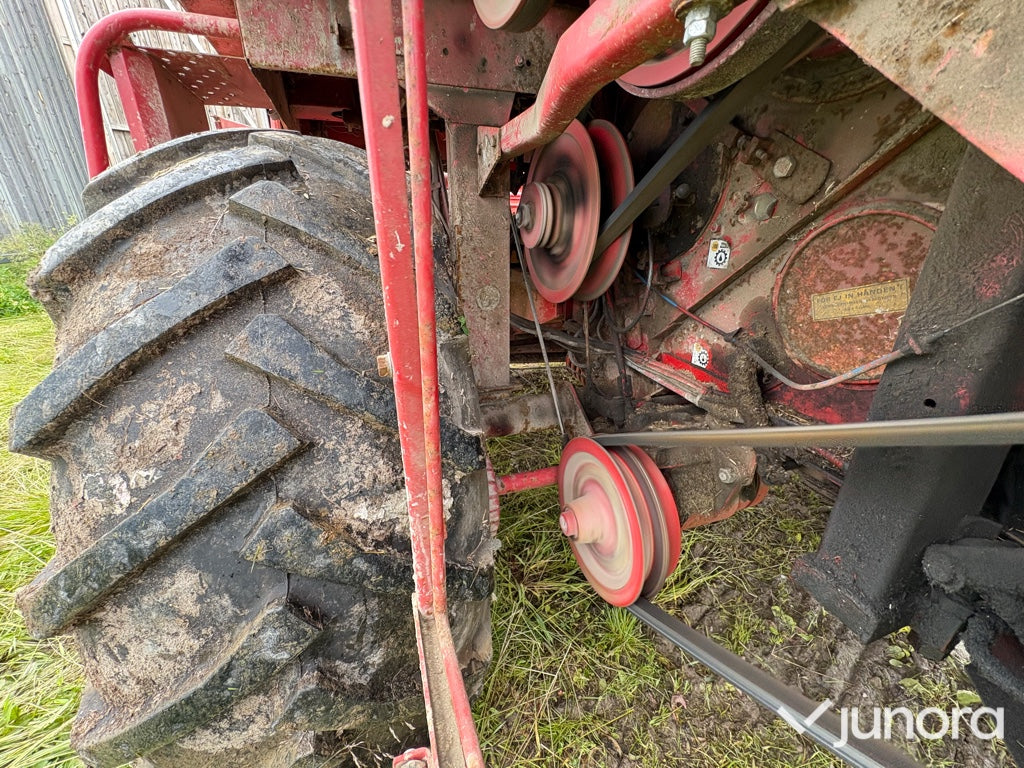 Skördetröska Massey Ferguson 307