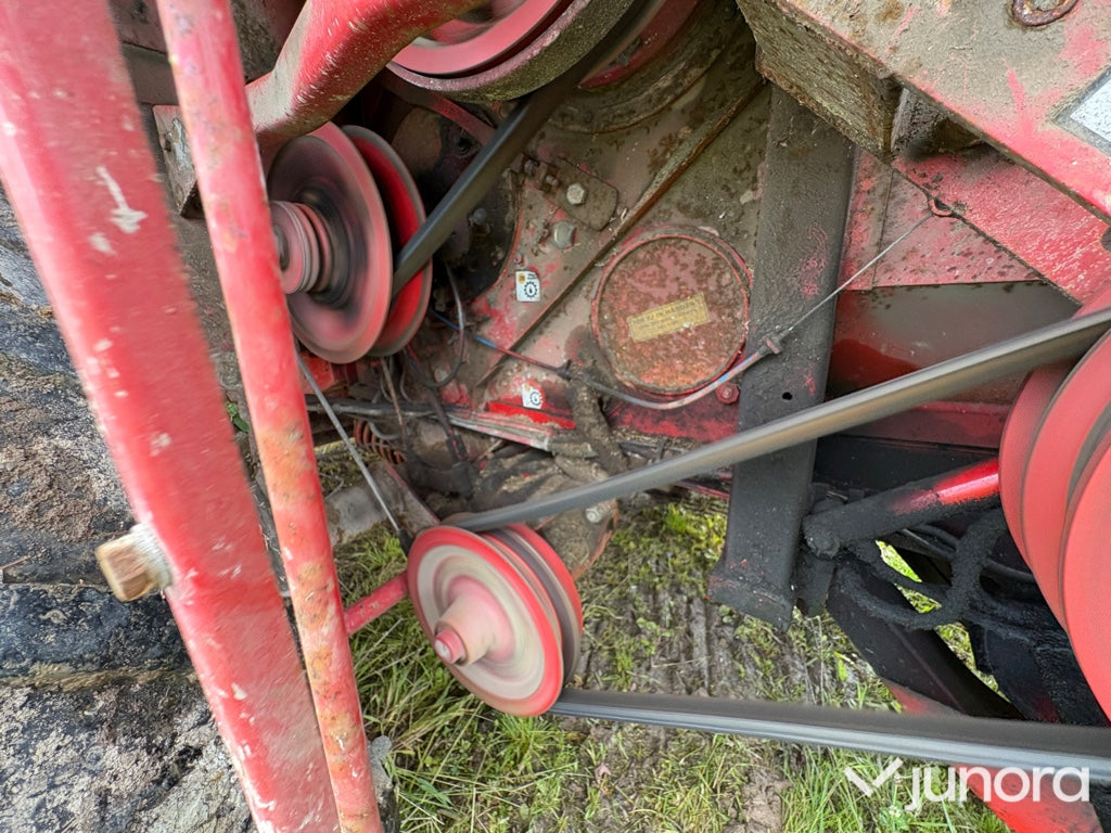 Skördetröska Massey Ferguson 307