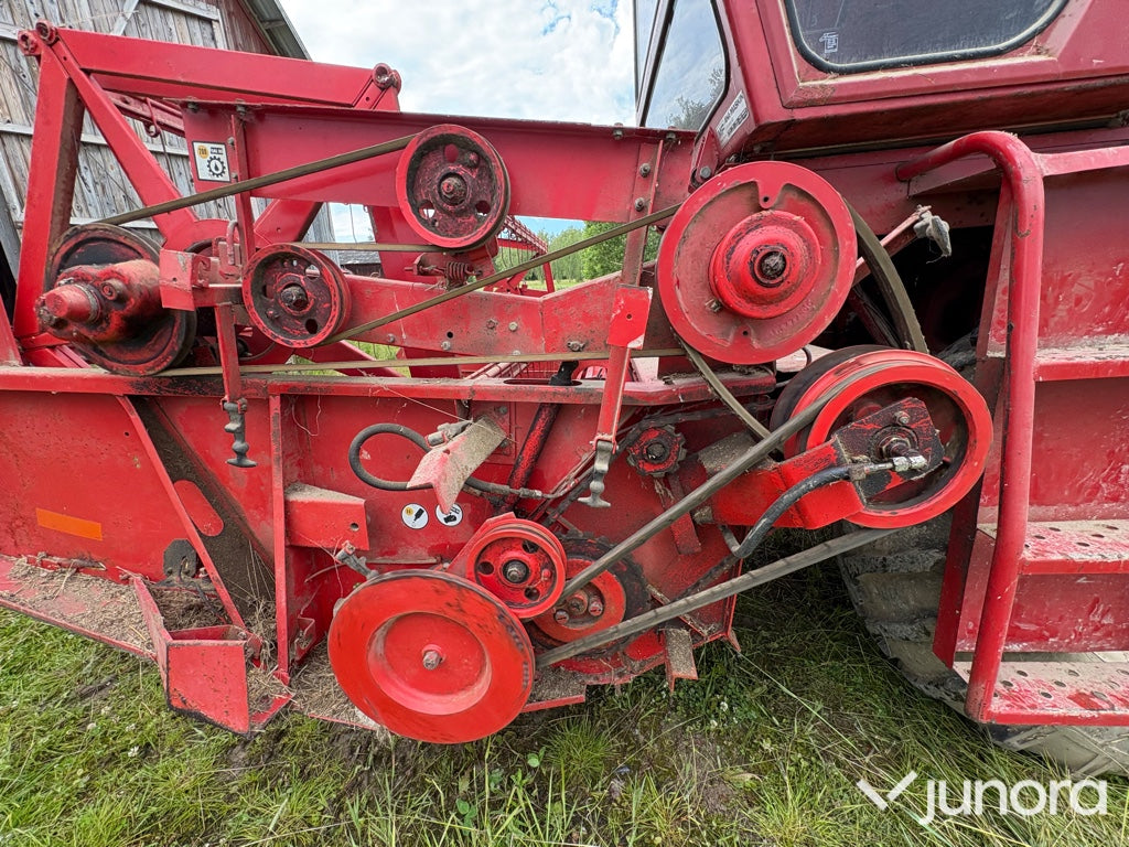 Skördetröska Massey Ferguson 307
