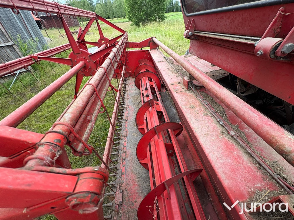 Skördetröska Massey Ferguson 307