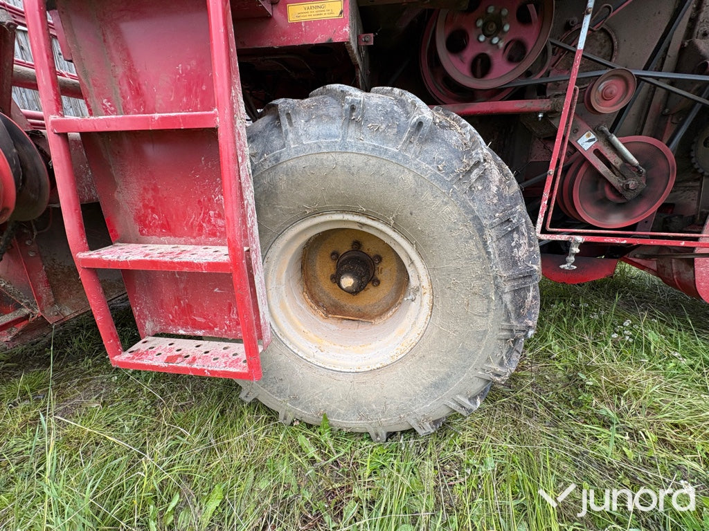 Skördetröska Massey Ferguson 307