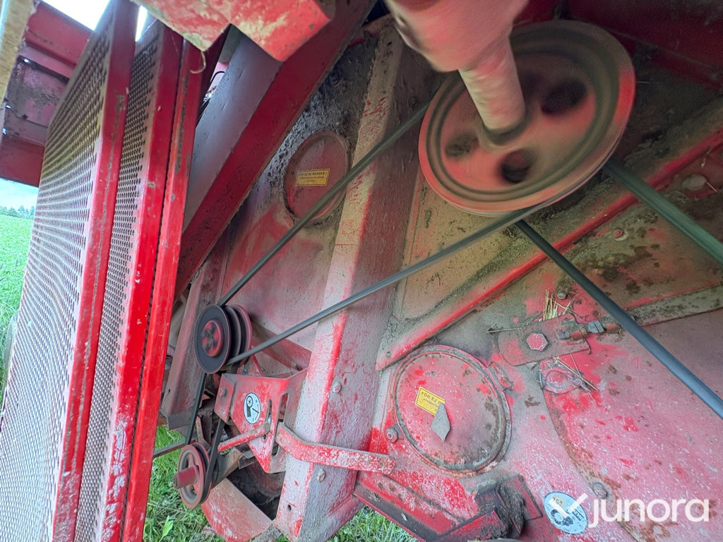 Skördetröska Massey Ferguson 307