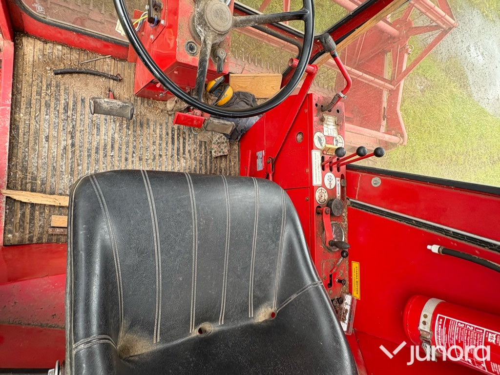 Skördetröska Massey Ferguson 307