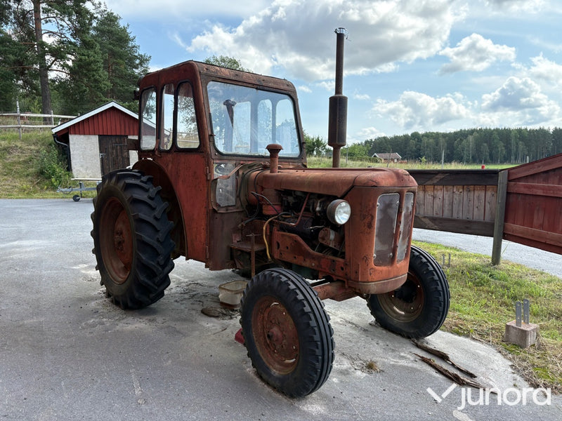 Traktor Volvo BM 320 Buster