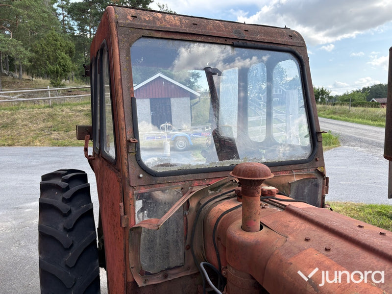 Traktor Volvo BM 320 Buster