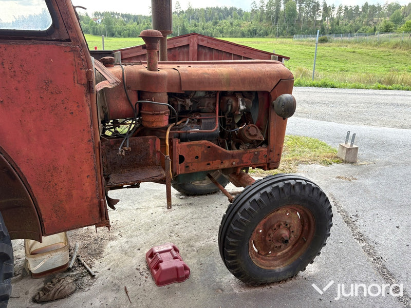 Traktor Volvo BM 320 Buster