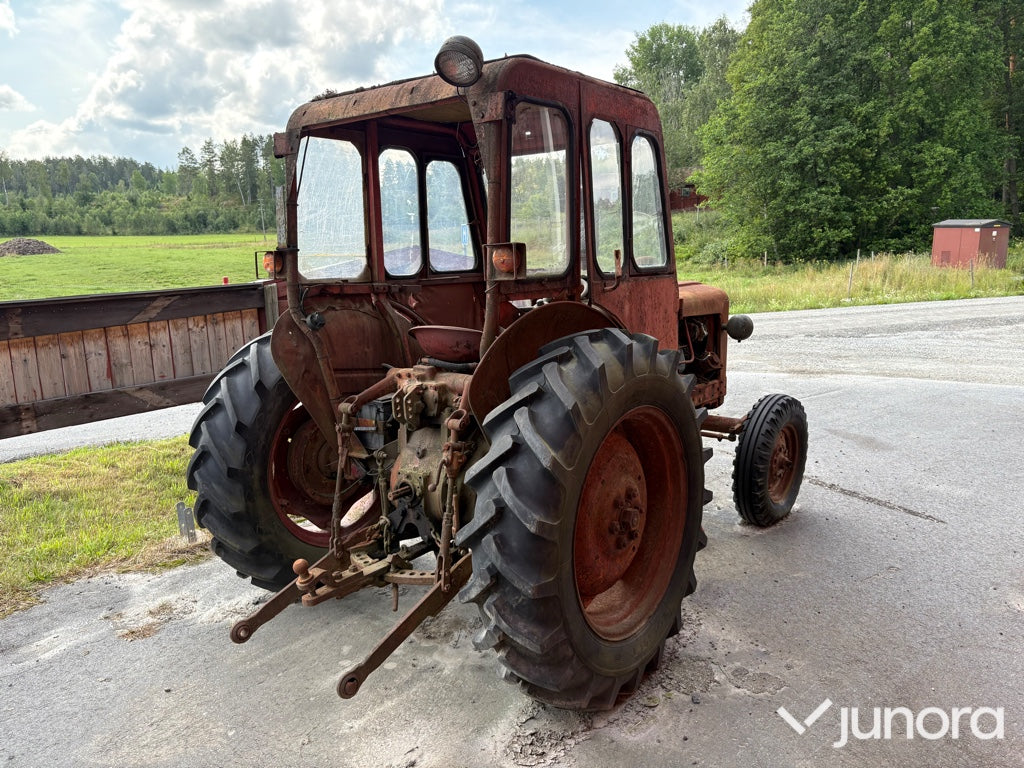 Traktor Volvo BM 320 Buster