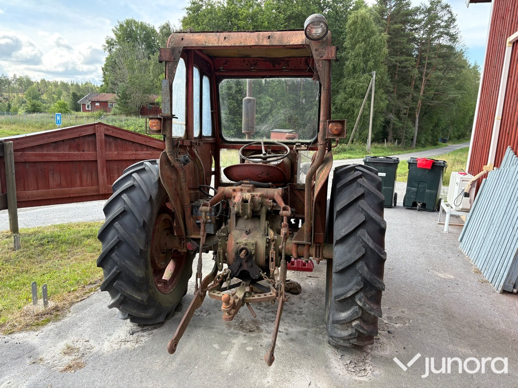 Traktor Volvo BM 320 Buster