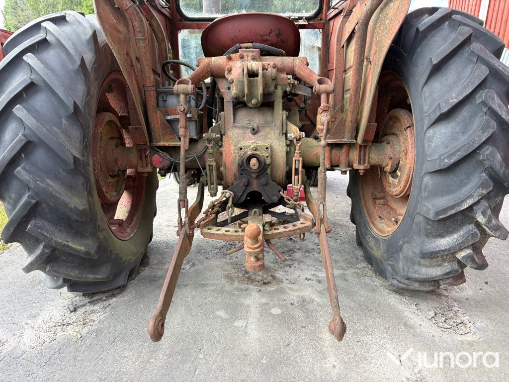 Traktor Volvo BM 320 Buster