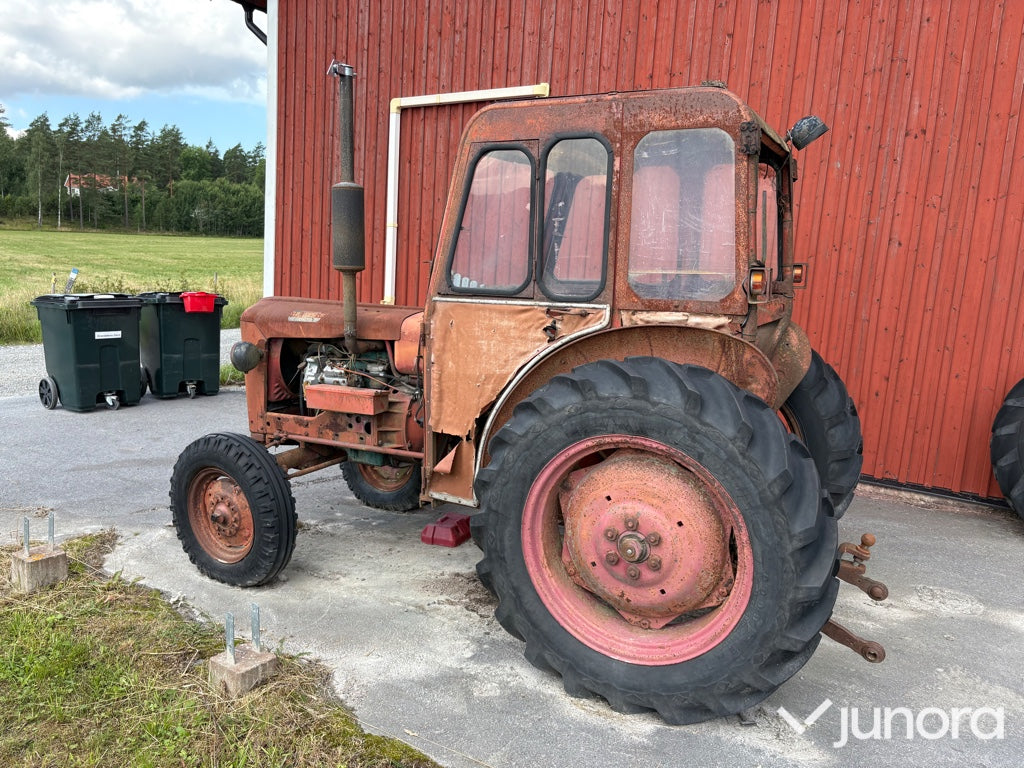 Traktor Volvo BM 320 Buster