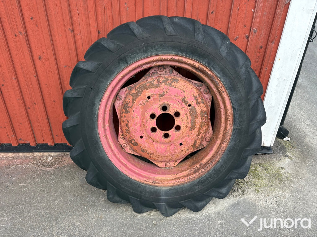 Traktor Volvo BM 320 Buster