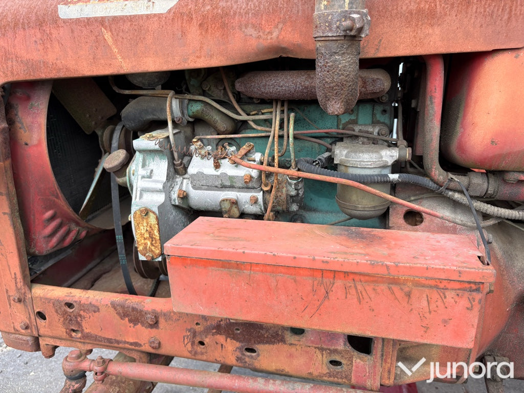 Traktor Volvo BM 320 Buster