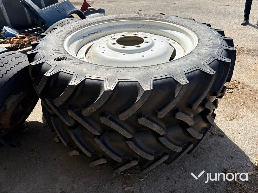 Traktordäck med fälg - 340/85 R38