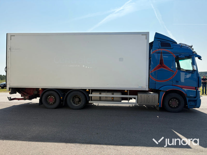 Lastbil Mercedes benz