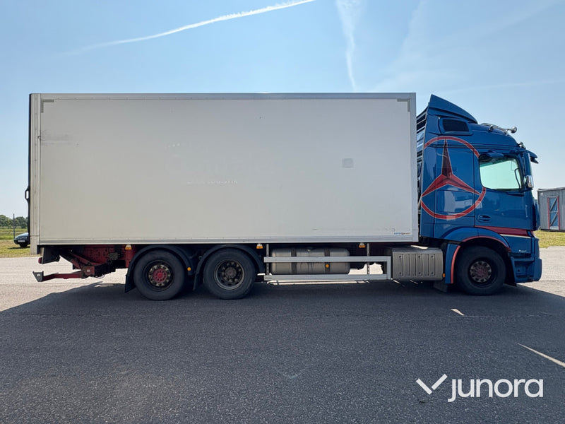 Lastbil Mercedes benz