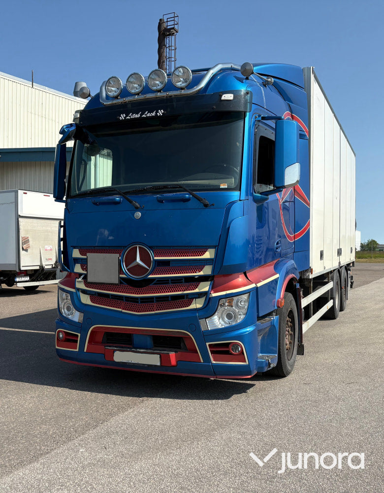 Lastbil Mercedes benz