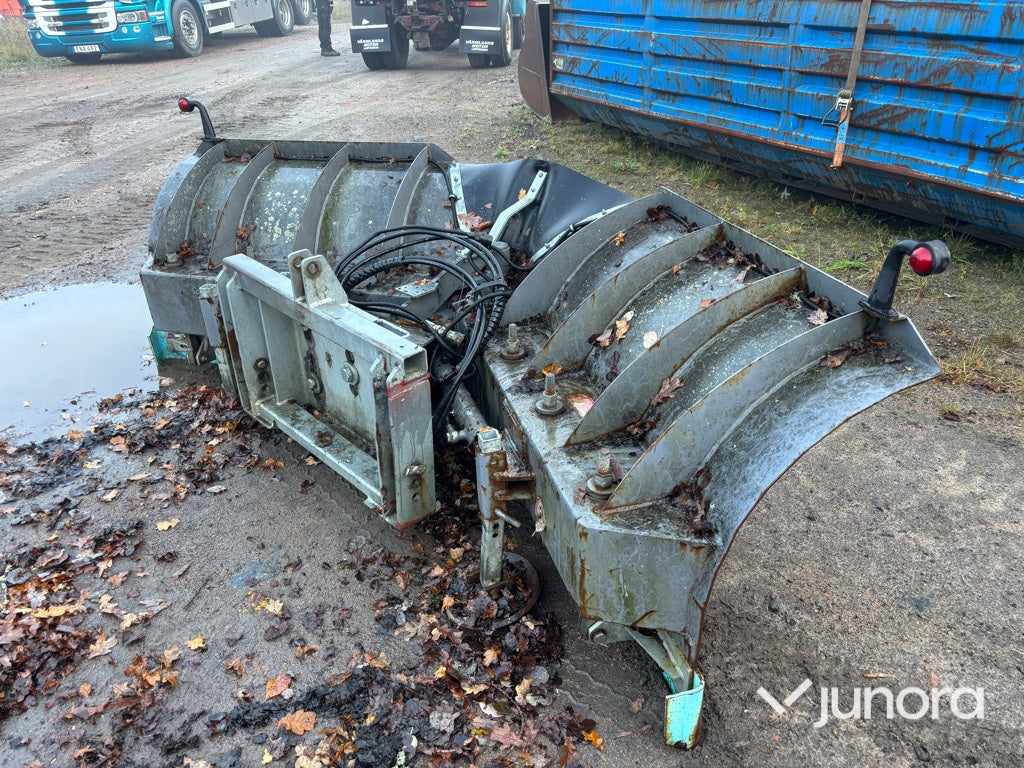 Vikplog - Holms V320 (AB Siringe)