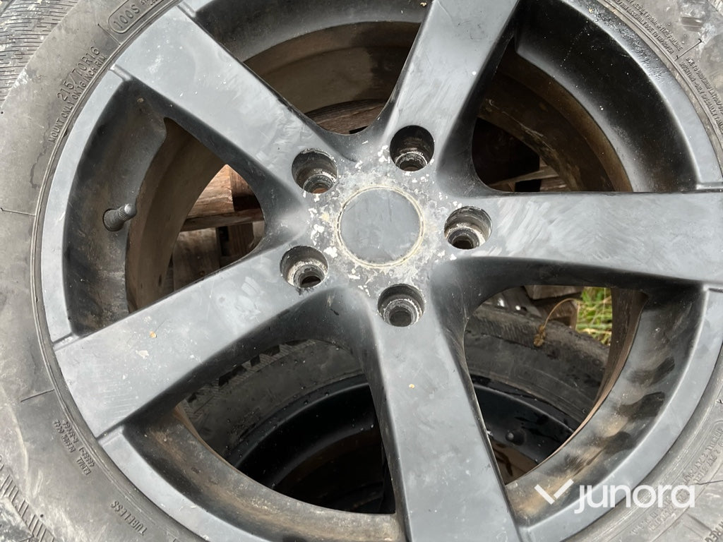 Vinterdäck - dubb med fälg, 215/70R16