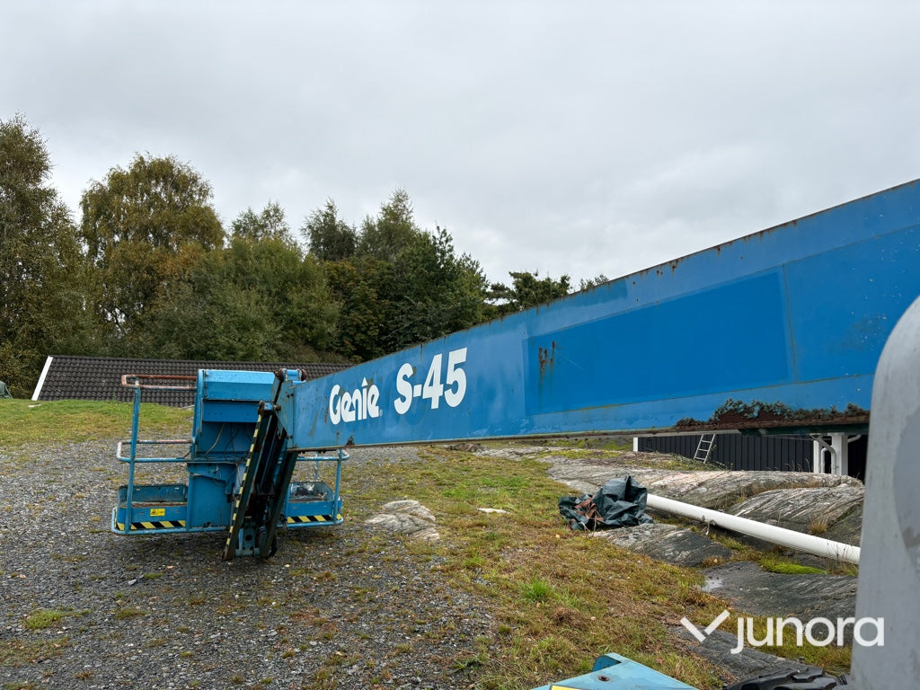 Bomlift Genie S-45